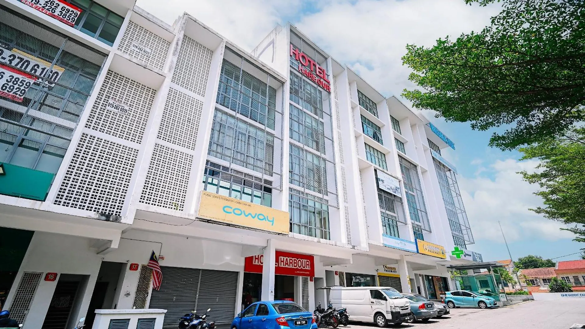 Swing & Pillows - Pj21 Petaling Jaya